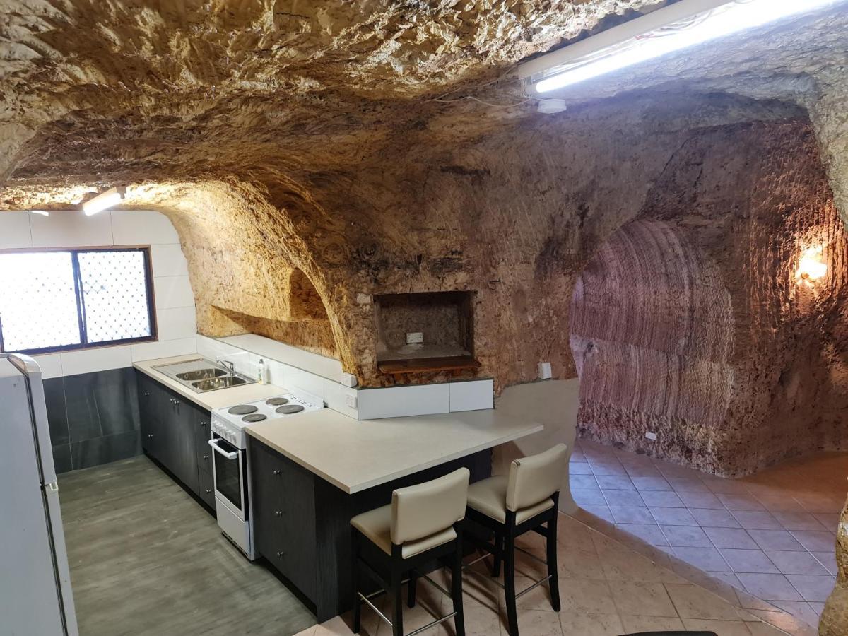 Underwood Court Fresh Dugout- Hosted By Coober Pedy Accommodations エクステリア 写真